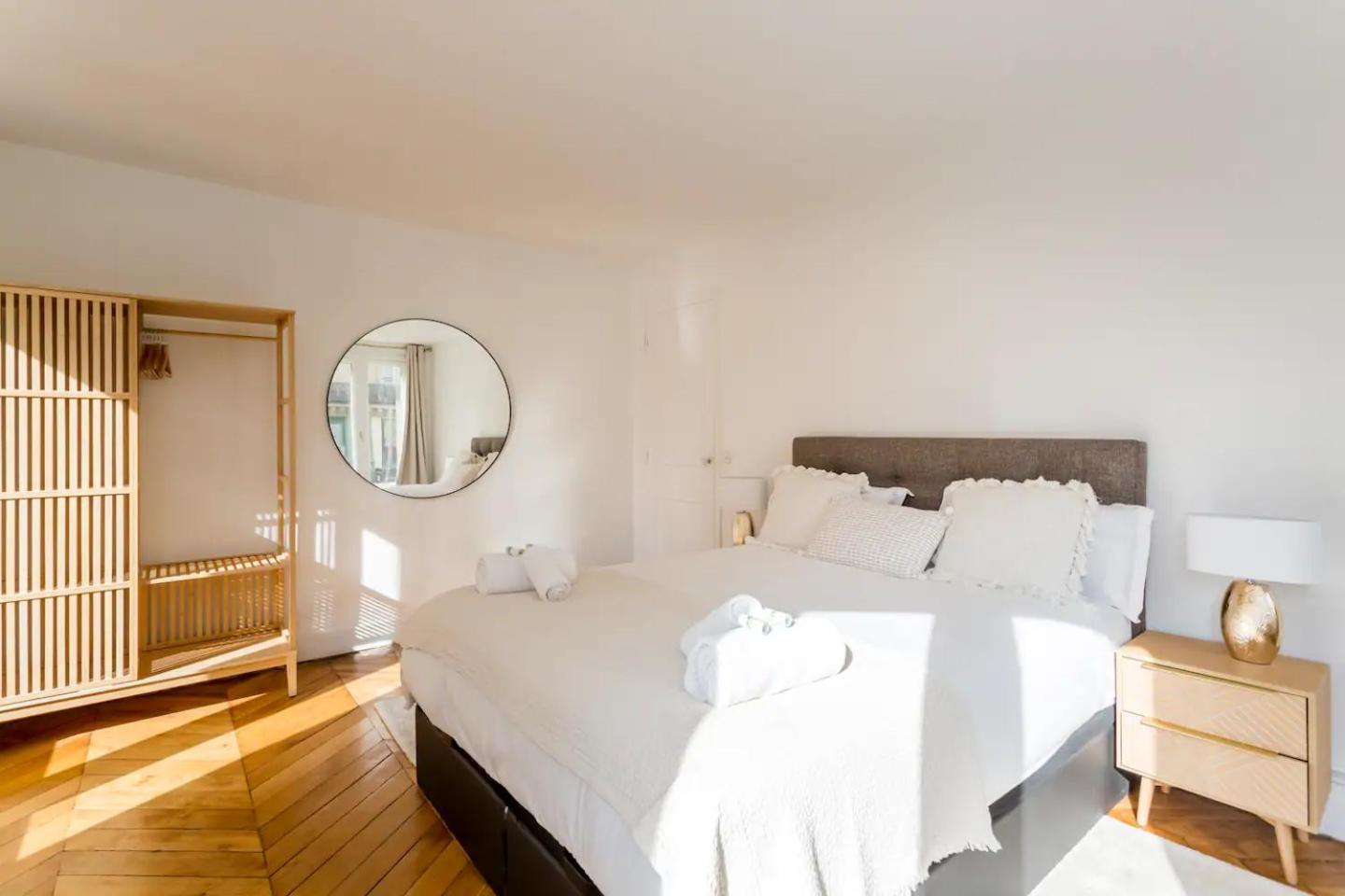 8P - 3Br Le Marais Spacious - Central - Historic Apt Paris Bagian luar foto