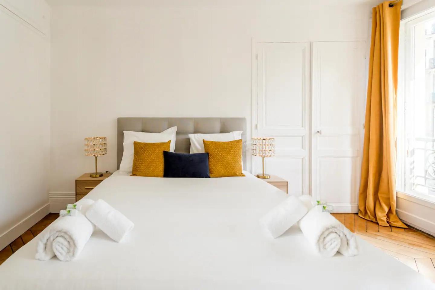 8P - 3Br Le Marais Spacious - Central - Historic Apt Paris Bagian luar foto