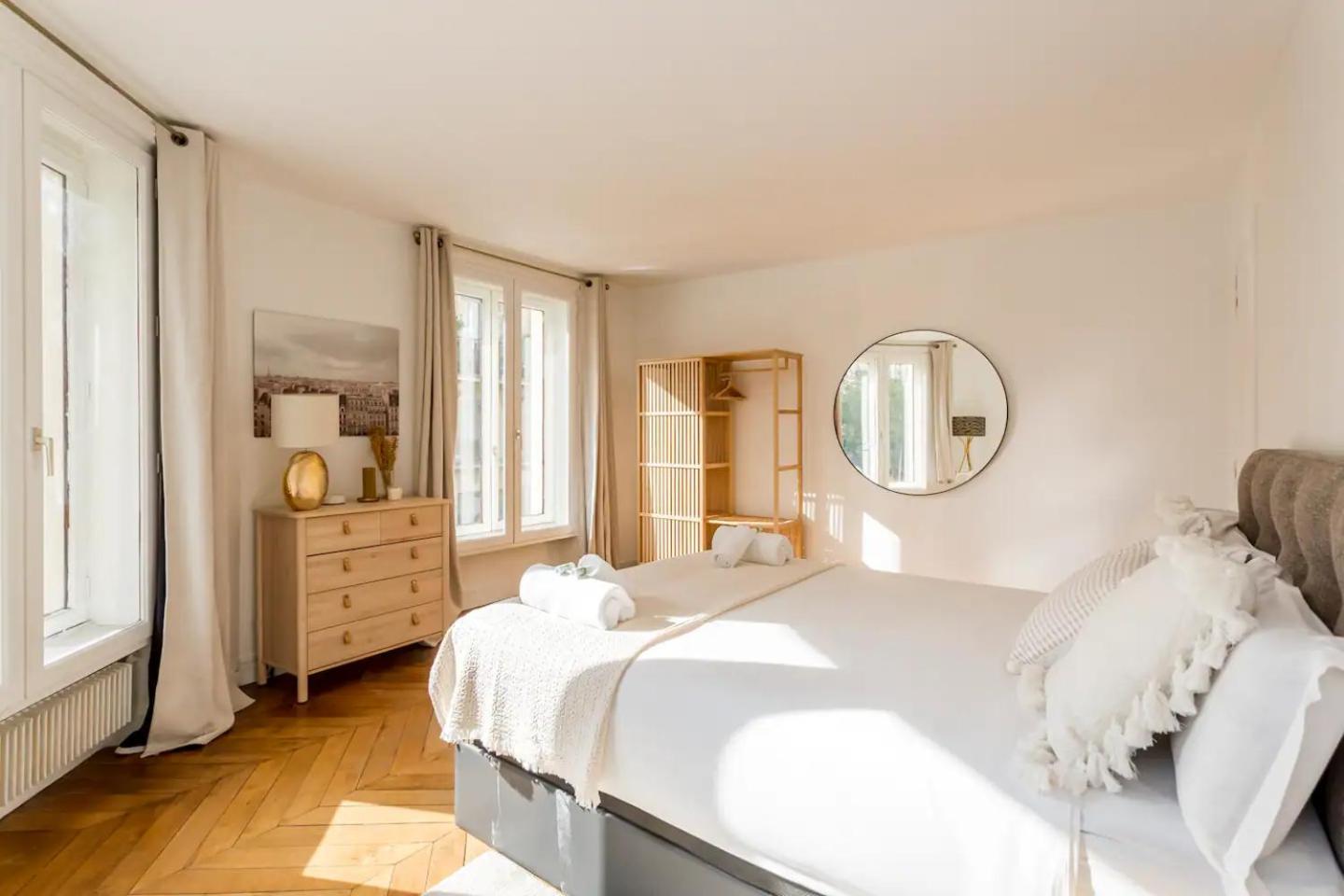 8P - 3Br Le Marais Spacious - Central - Historic Apt Paris Bagian luar foto