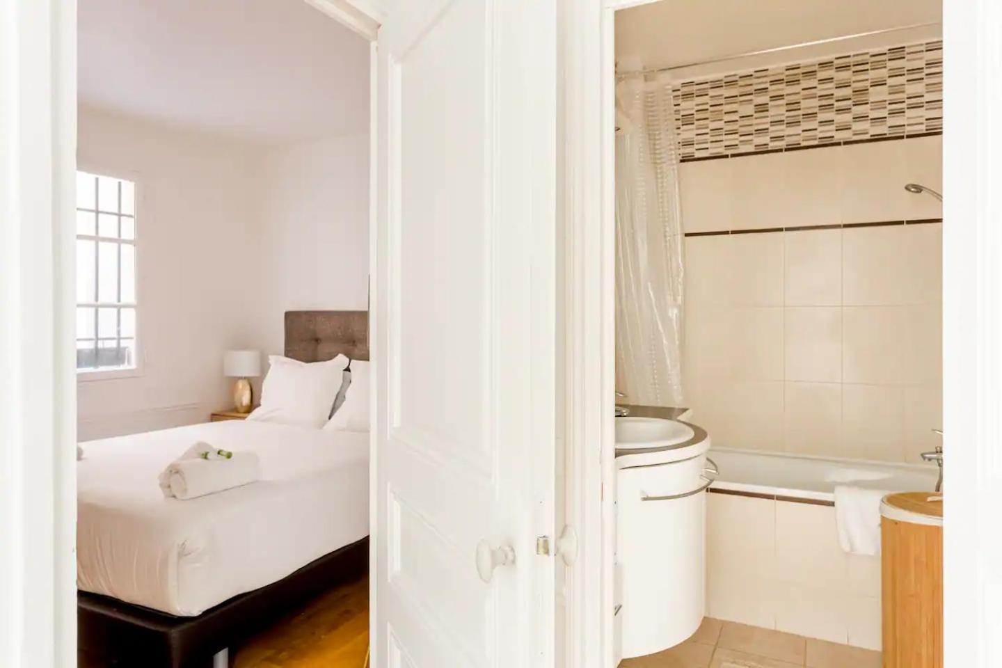 8P - 3Br Le Marais Spacious - Central - Historic Apt Paris Bagian luar foto