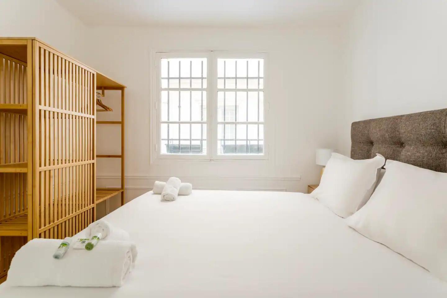 8P - 3Br Le Marais Spacious - Central - Historic Apt Paris Bagian luar foto