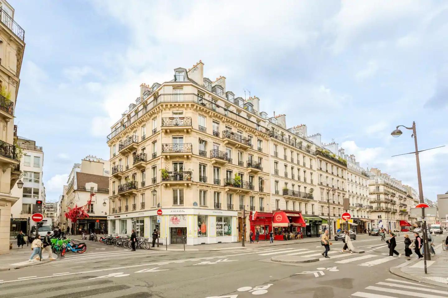 8P - 3Br Le Marais Spacious - Central - Historic Apt Paris Bagian luar foto