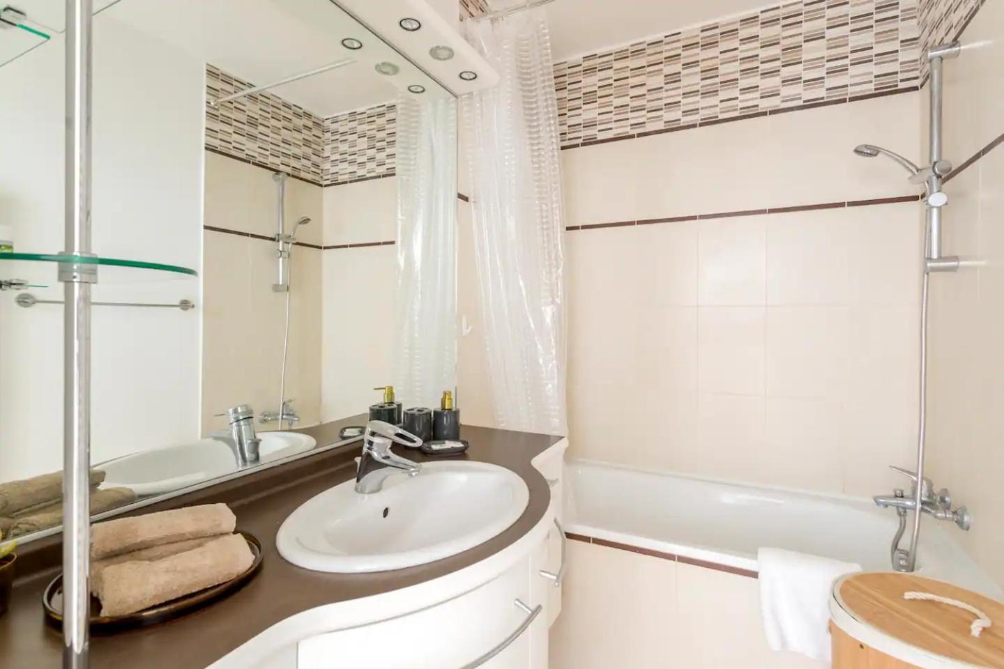 8P - 3Br Le Marais Spacious - Central - Historic Apt Paris Bagian luar foto